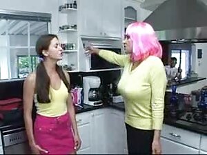 Gadis Lesbian saling ...
